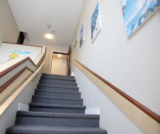 בית מלון כפרי Valemount Vacation Inn