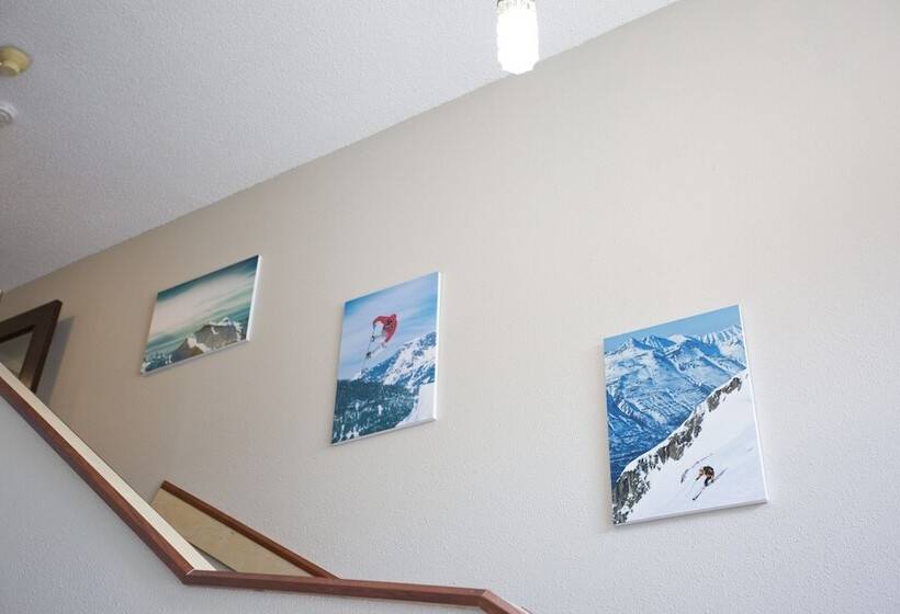 בית מלון כפרי Valemount Vacation Inn