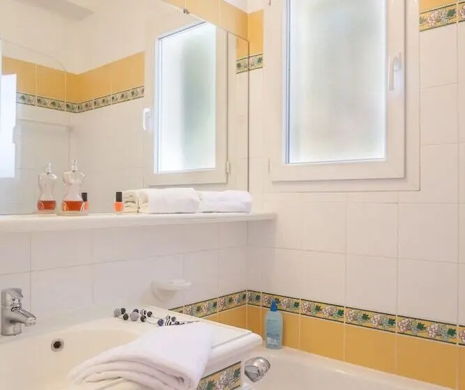 استراحتگاه Residence Pierre & Vacances Les Restanques Du Golfe De Sainttropez