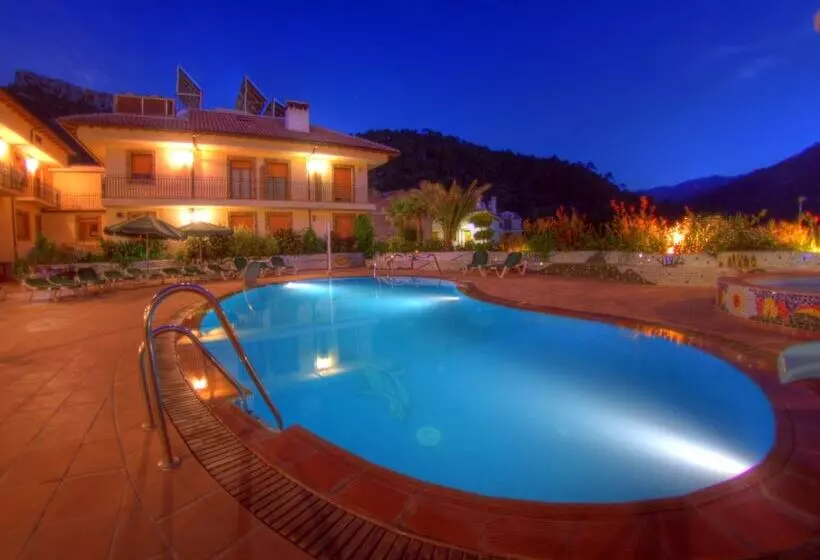 Отель Balneario Parque De Cazorla