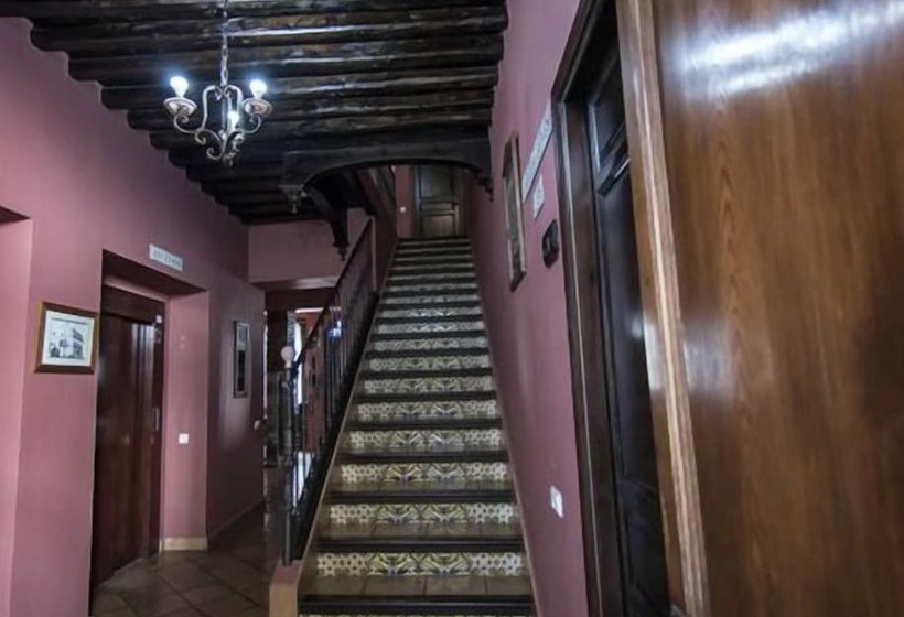 ホテル La Casa Grande De El Burgo