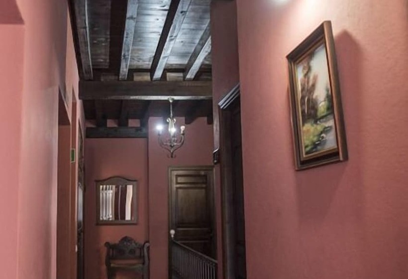 ホテル La Casa Grande De El Burgo