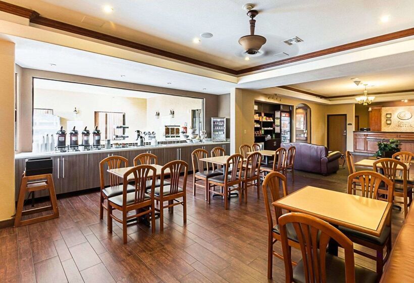 ホテル Comfort Suites At Plaza Mall