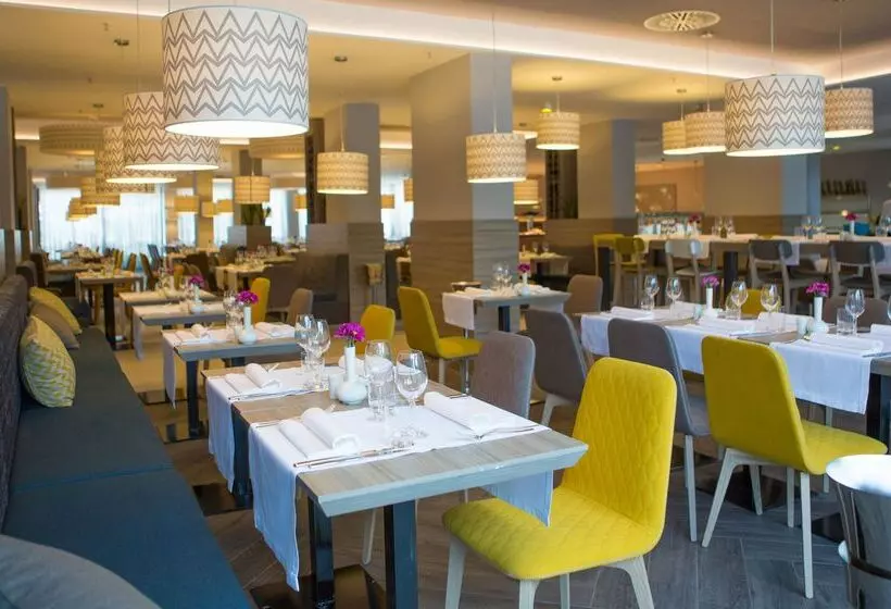 Отель Park Plaza Arena Pula