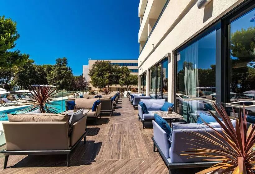 Отель Park Plaza Arena Pula