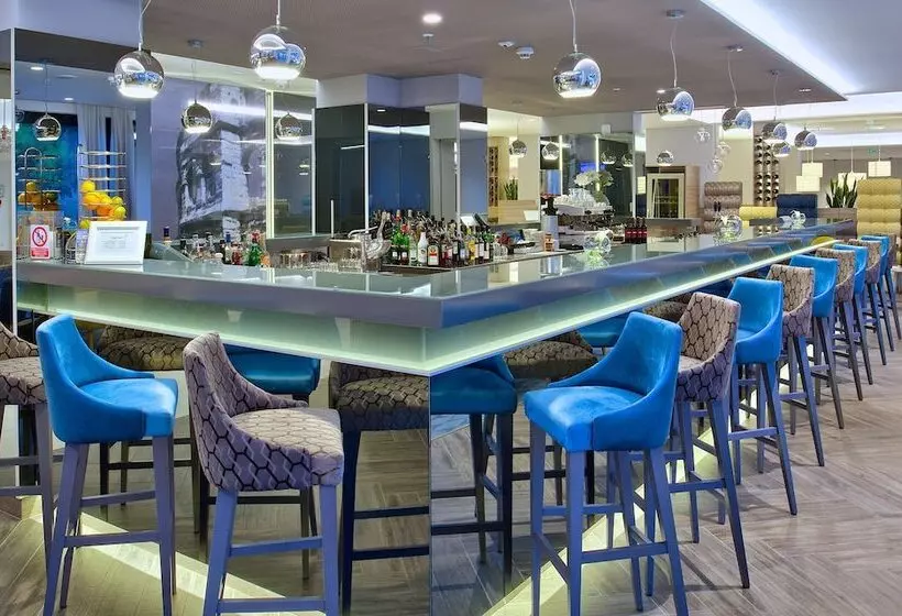 Отель Park Plaza Arena Pula