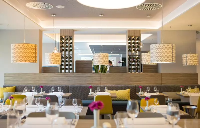 Отель Park Plaza Arena Pula