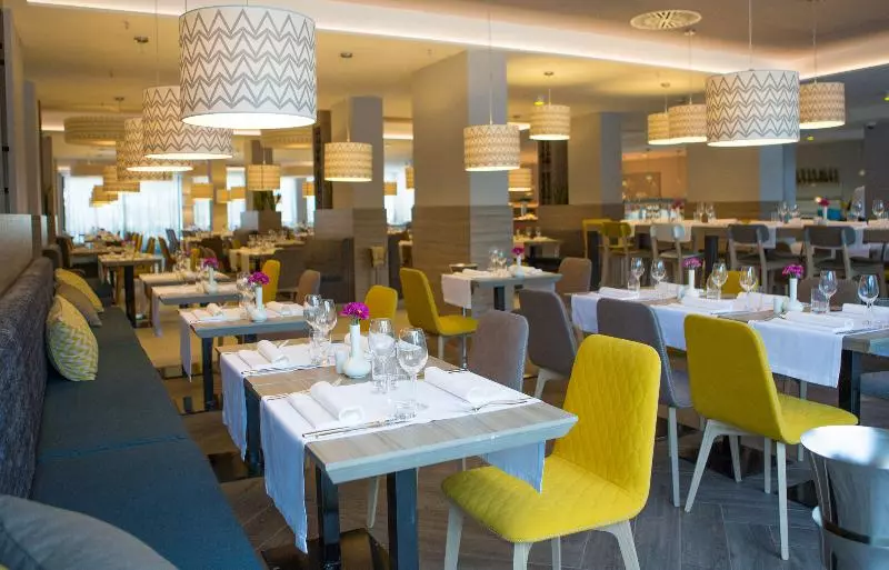 Отель Park Plaza Arena Pula