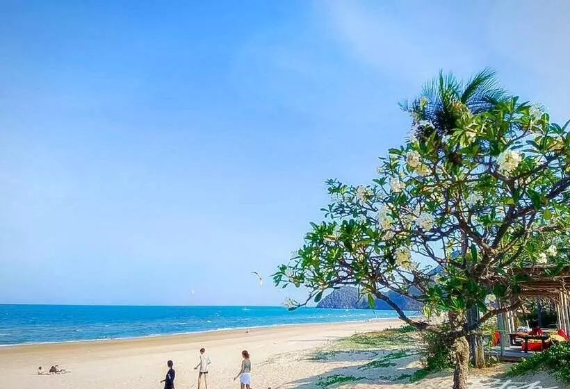 Отель Purimuntra Resort & Spa