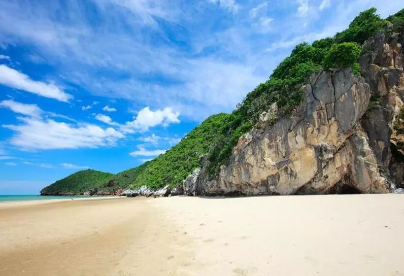 Отель Purimuntra Resort & Spa