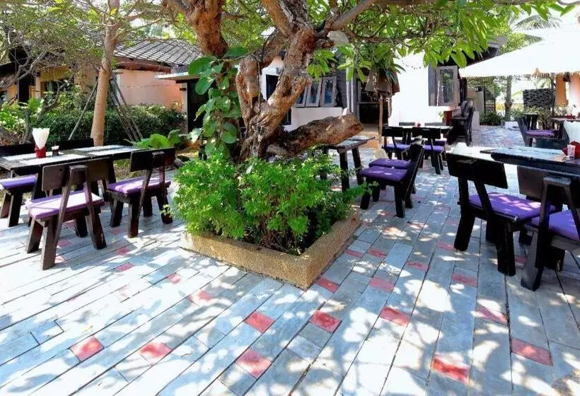 Отель Purimuntra Resort & Spa