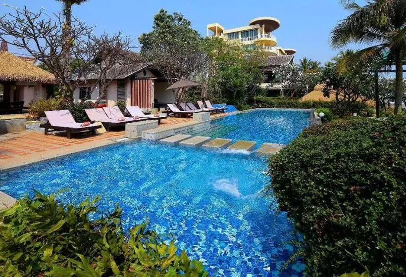 Отель Purimuntra Resort & Spa