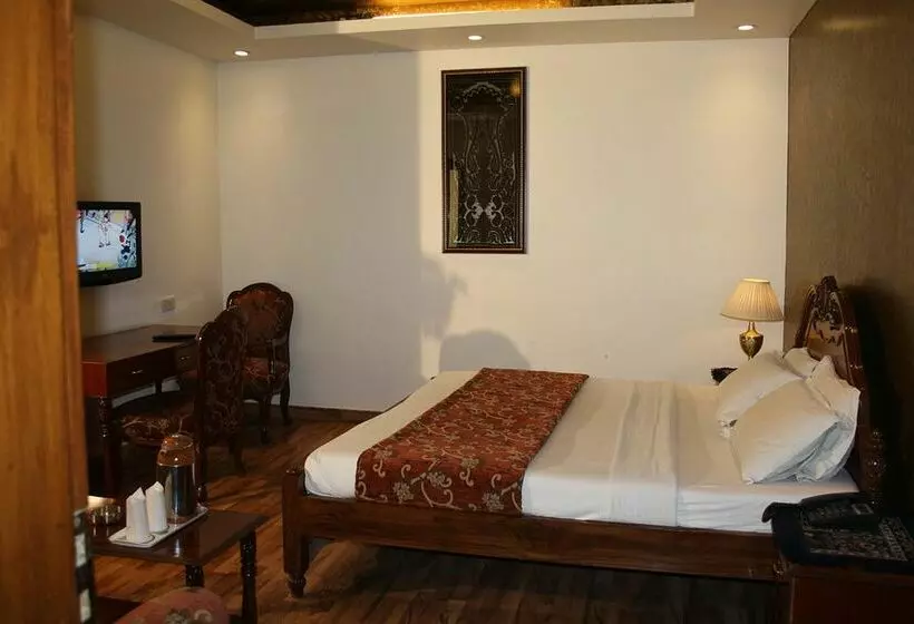 ホテル Rahul Palace By Golden Tree