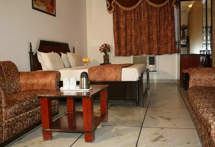 ホテル Rahul Palace By Golden Tree