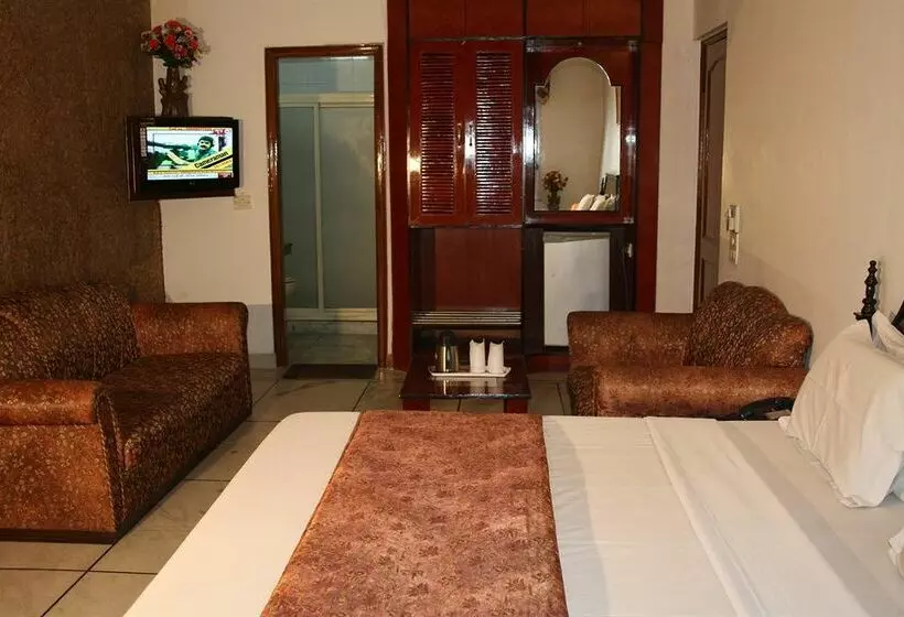 ホテル Rahul Palace By Golden Tree