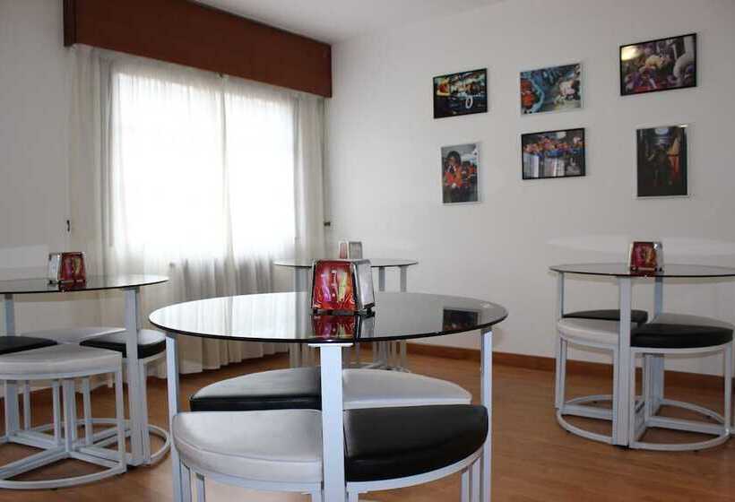 Отель Rey Fernando