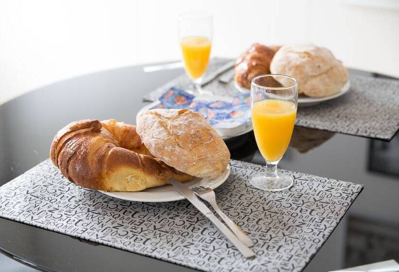 Отель Rey Fernando