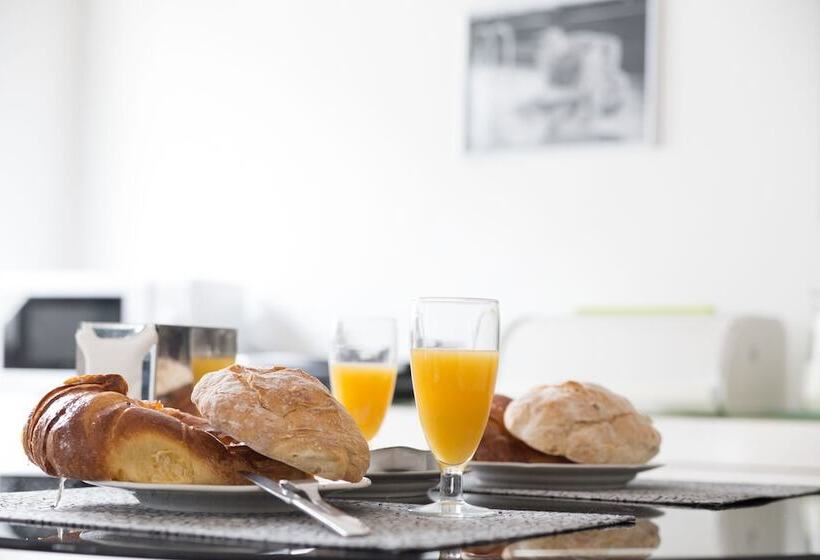 Отель Rey Fernando