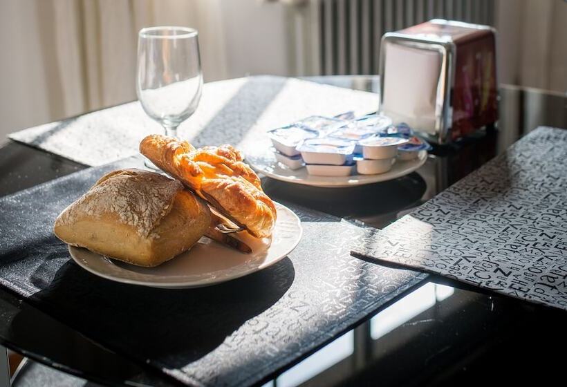 Отель Rey Fernando