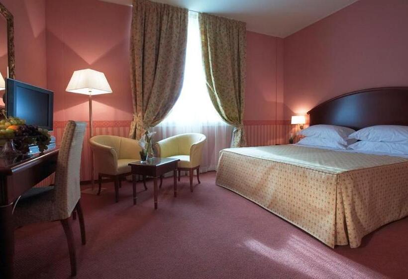 Savoia Hotel Regency