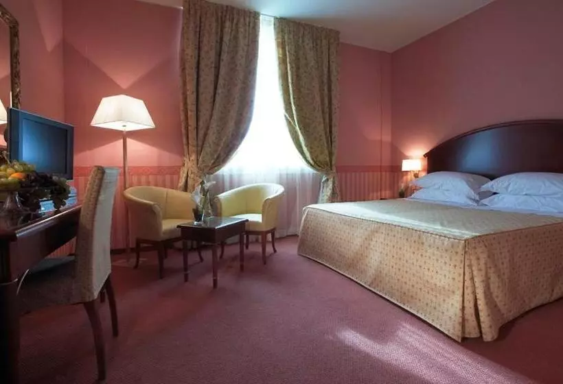 Savoia Hotel Regency