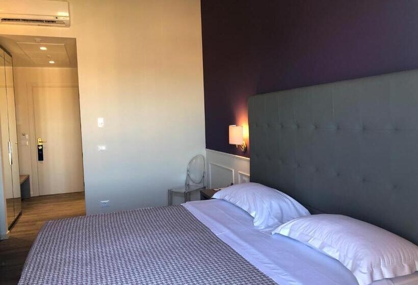 Savoia Hotel Regency