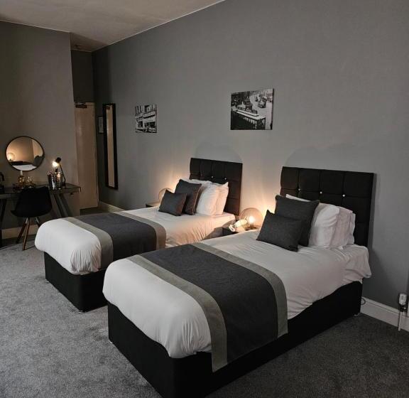 Отель The Chesterhouse