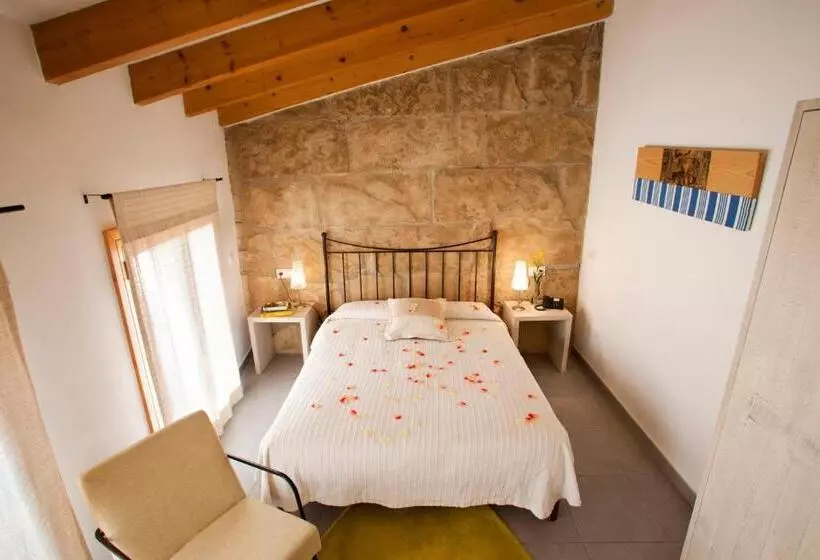 Хостел L Host Boutique Rooms