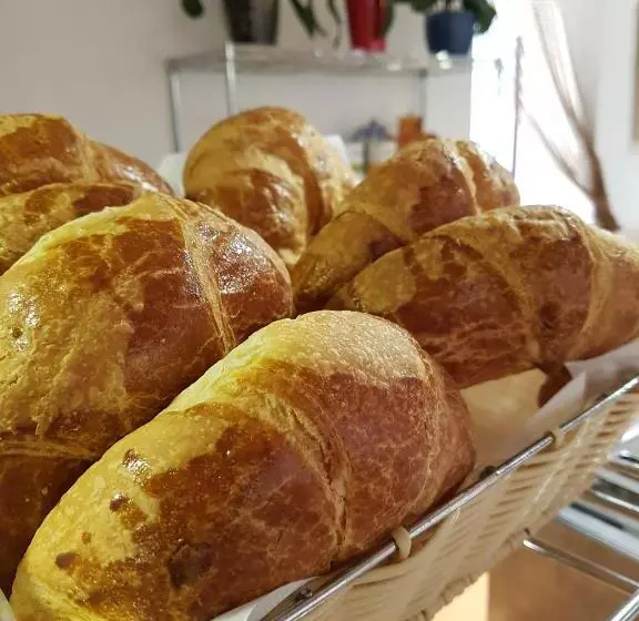 Хостел L Host Boutique Rooms