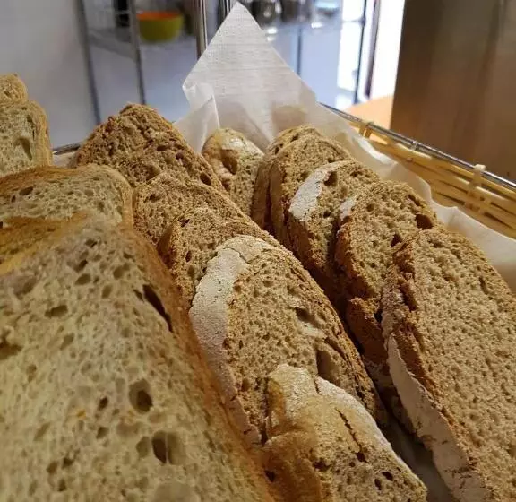 Хостел L Host Boutique Rooms