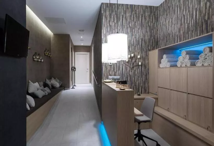 Hotel Catalonia Ramblas 4* Sup