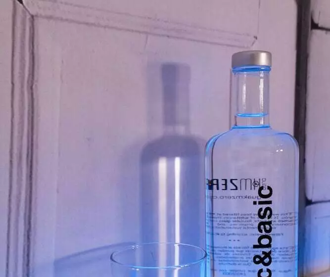 هتل Chic & Basic Tallers Hostal