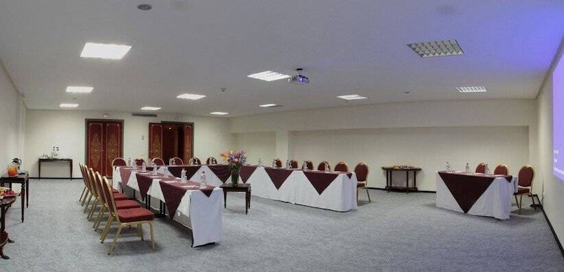 酒店 Grand Mogador Menara & Spa