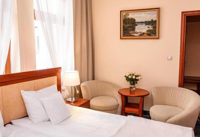 هتل Hubertus Rzeszów