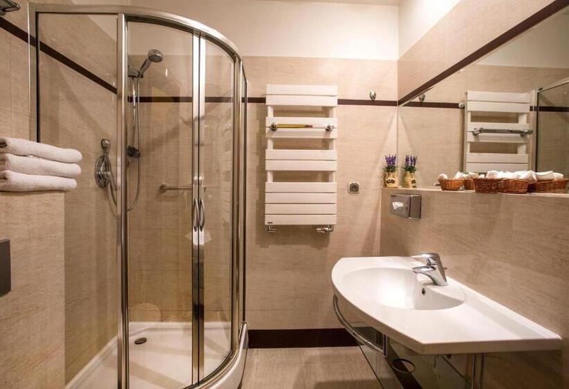 هتل Hubertus Rzeszów