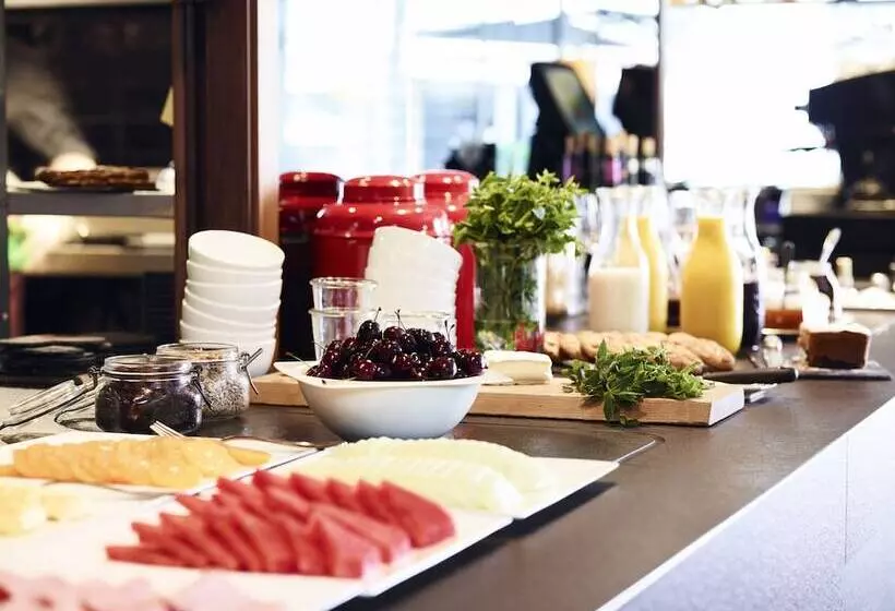 Отель Villa Emilia