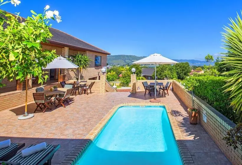 Отель Amber Guest Lodge