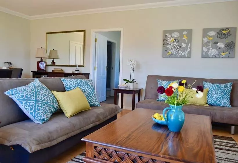 Отель Amber Guest Lodge