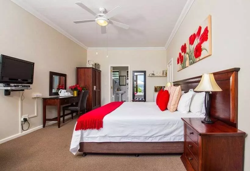 Отель Amber Guest Lodge