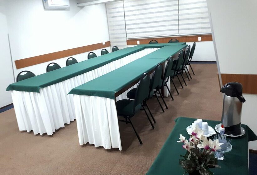 בית מלון כפרי Crillon Palace