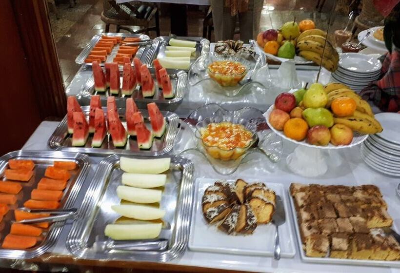 בית מלון כפרי Crillon Palace