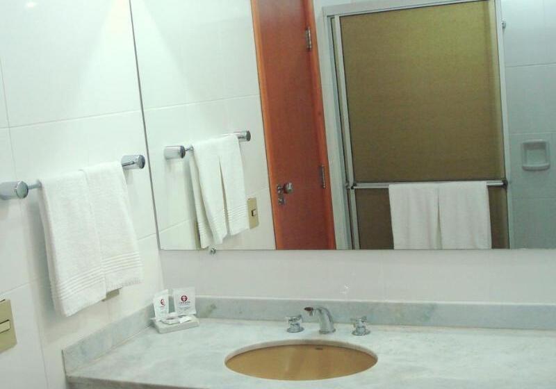 בית מלון כפרי Crillon Palace