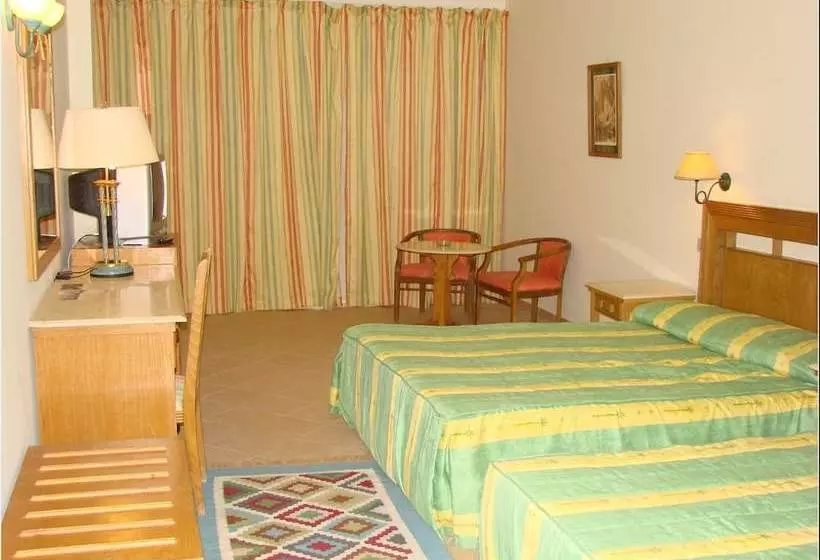 هتل Elaria Beach Resort