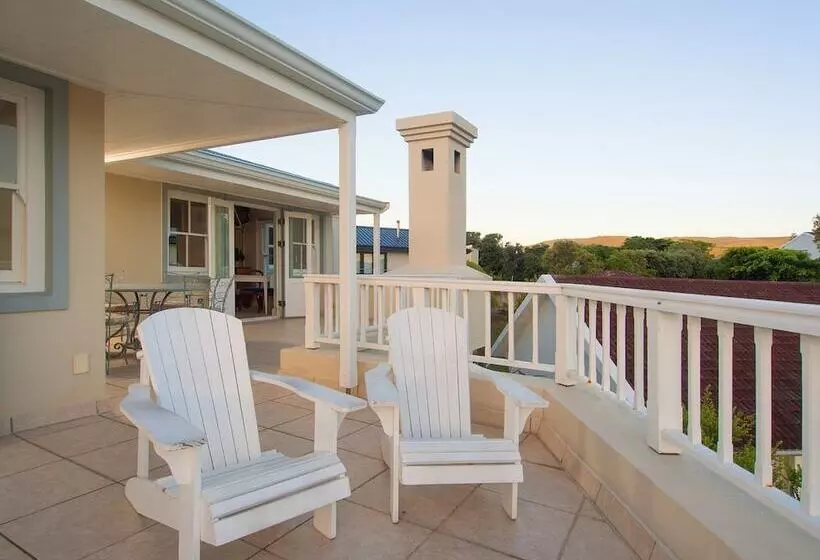 Отель Isola Bella Guest House