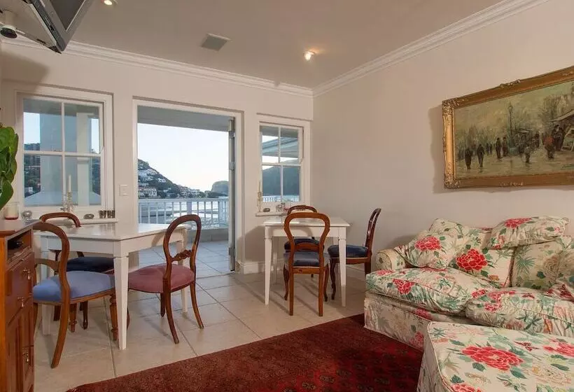 Отель Isola Bella Guest House