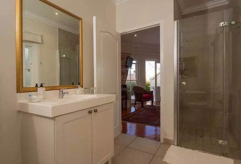 Отель Isola Bella Guest House