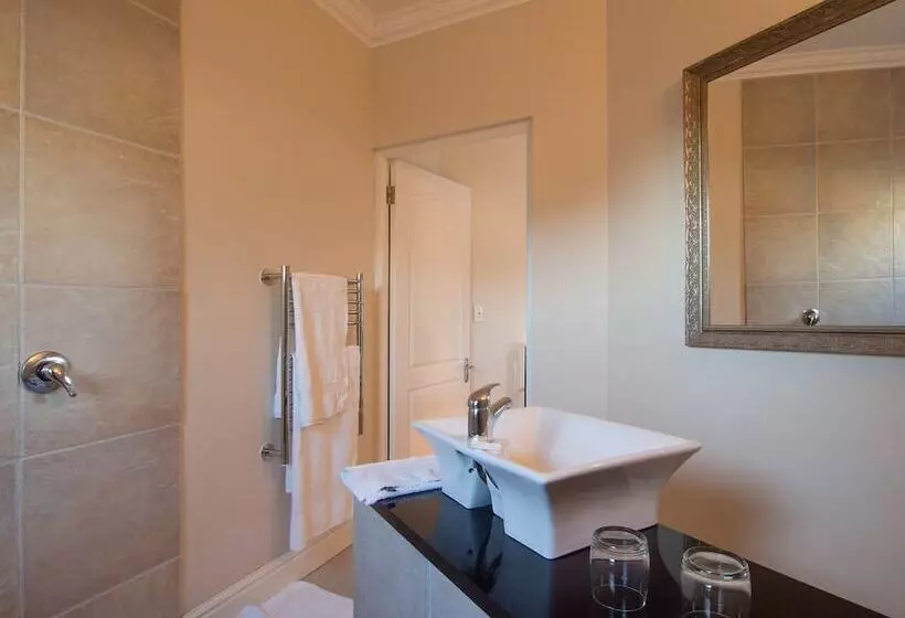 Отель Isola Bella Guest House