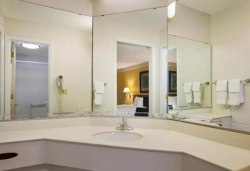 ホテル Super 8 By Wyndham Savannah