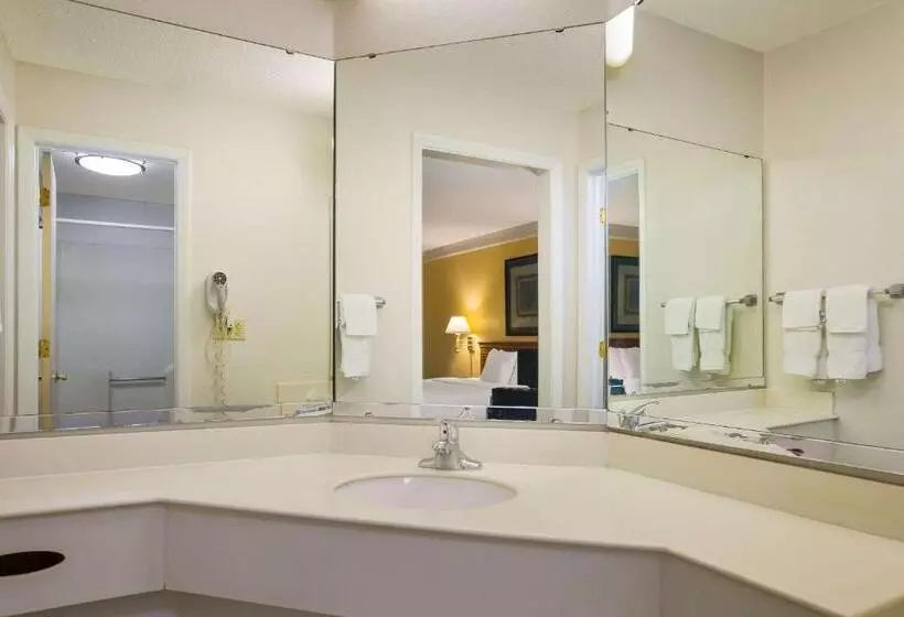 ホテル Super 8 By Wyndham Savannah