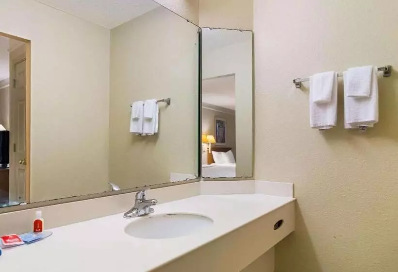 ホテル Super 8 By Wyndham Savannah